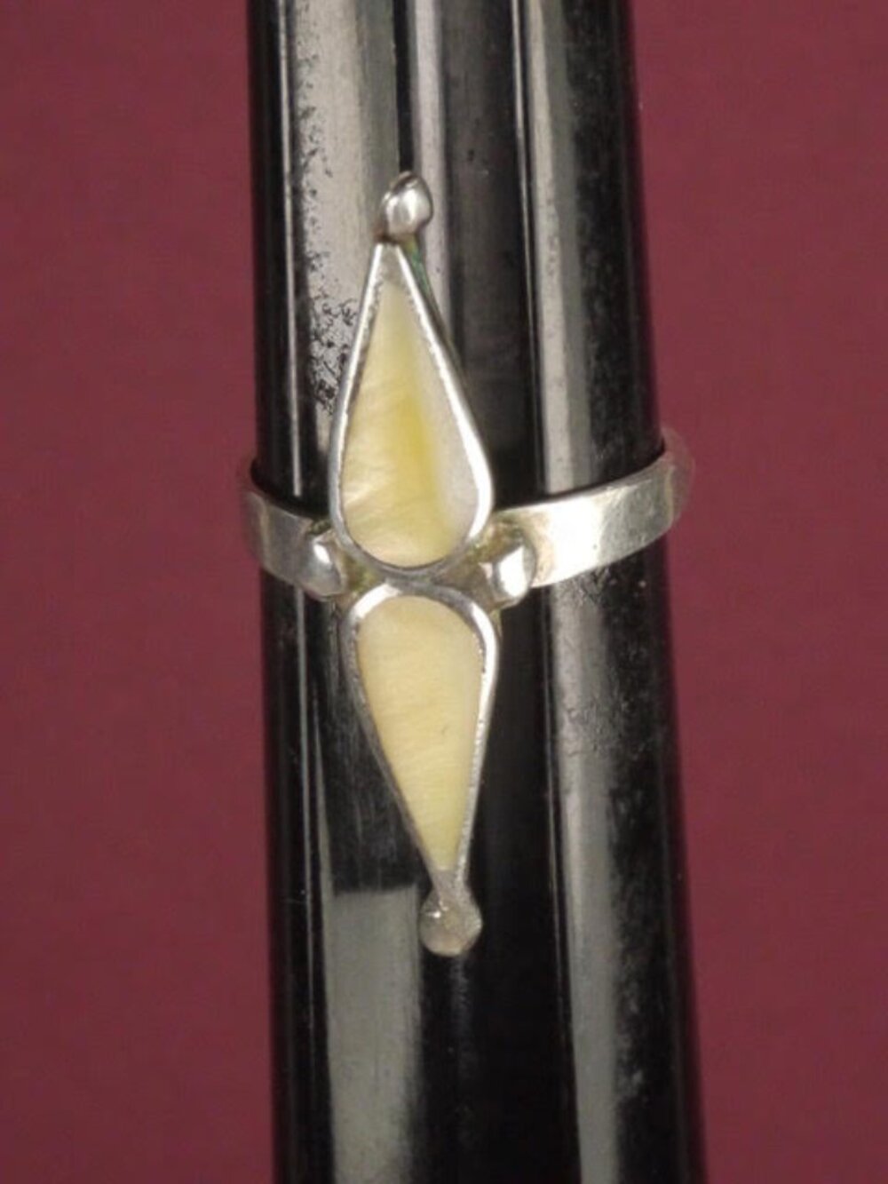 Vintage Women's Zuni Petit Mother of Pearl Ring Size 7 3/4